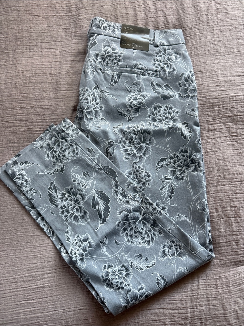 Banana Republic Sloan Floral Print Light Gray Trousers